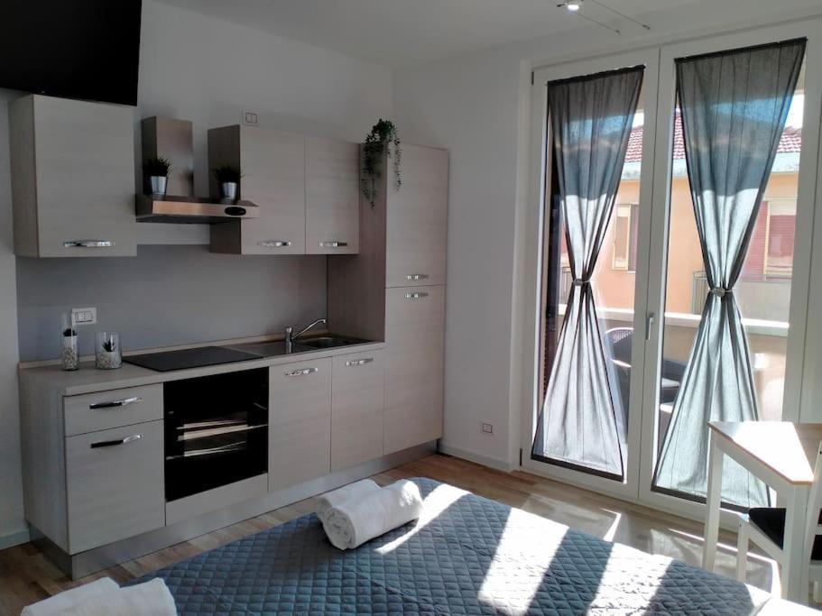 Suite Room Malpensa B&B カルダーノ・アル・カンポ エクステリア 写真