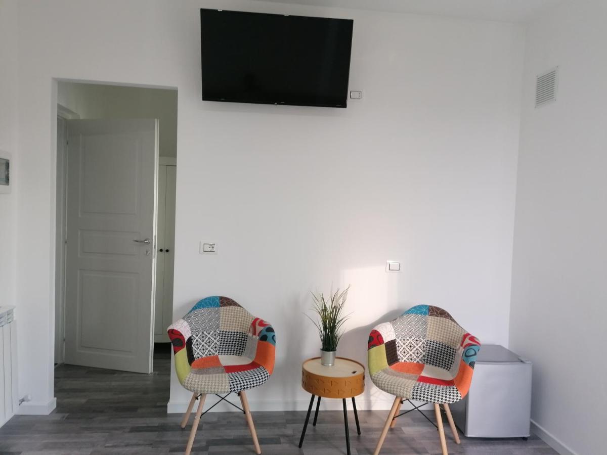 Suite Room Malpensa B&B カルダーノ・アル・カンポ エクステリア 写真
