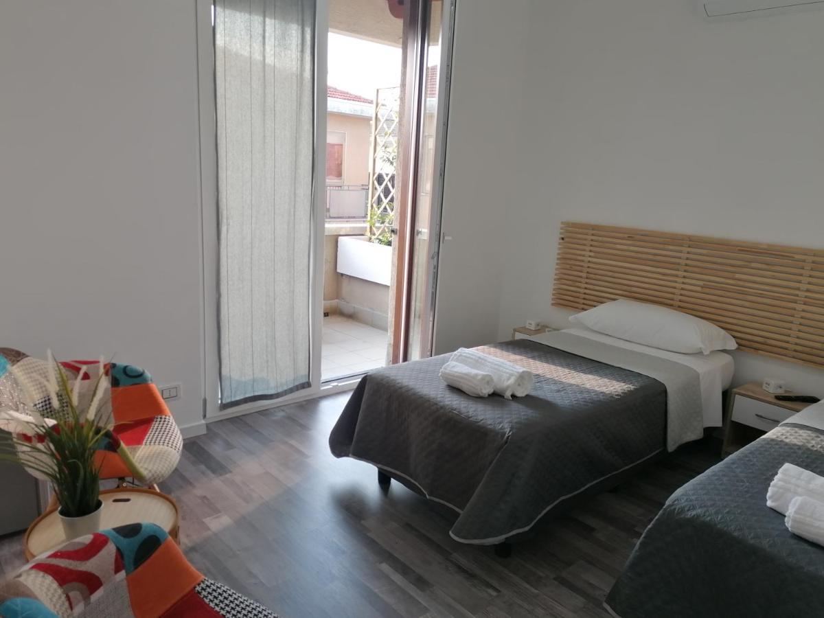 Suite Room Malpensa B&B カルダーノ・アル・カンポ エクステリア 写真