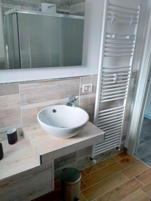 Suite Room Malpensa B&B カルダーノ・アル・カンポ エクステリア 写真